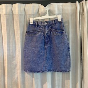 Denim Skirt from Nuovo, Size 7.